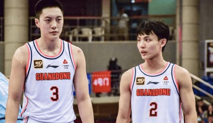 广东男篮战胜江苏，杜锋终于做对一件事：胡明轩打替补让位于徐杰