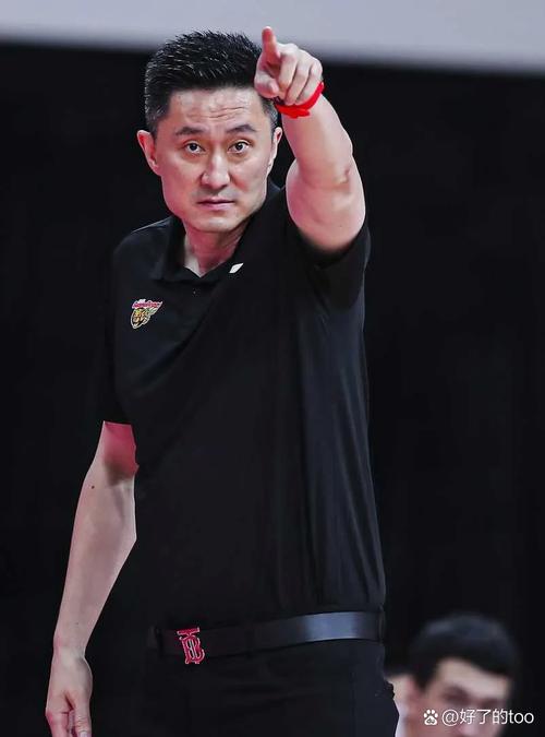杜锋:陈家政&王洪泽上一队就打首发以前易建联陈江华都是打替补