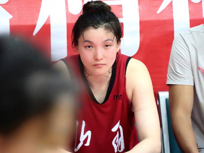 轰24分+5记三分！中国女篮32岁1米86王牌闪耀：当最佳李梦替身