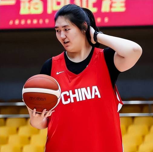 场均轰16+11！中国女篮31岁MVP闪耀季后赛：宫鲁鸣征召助攻王