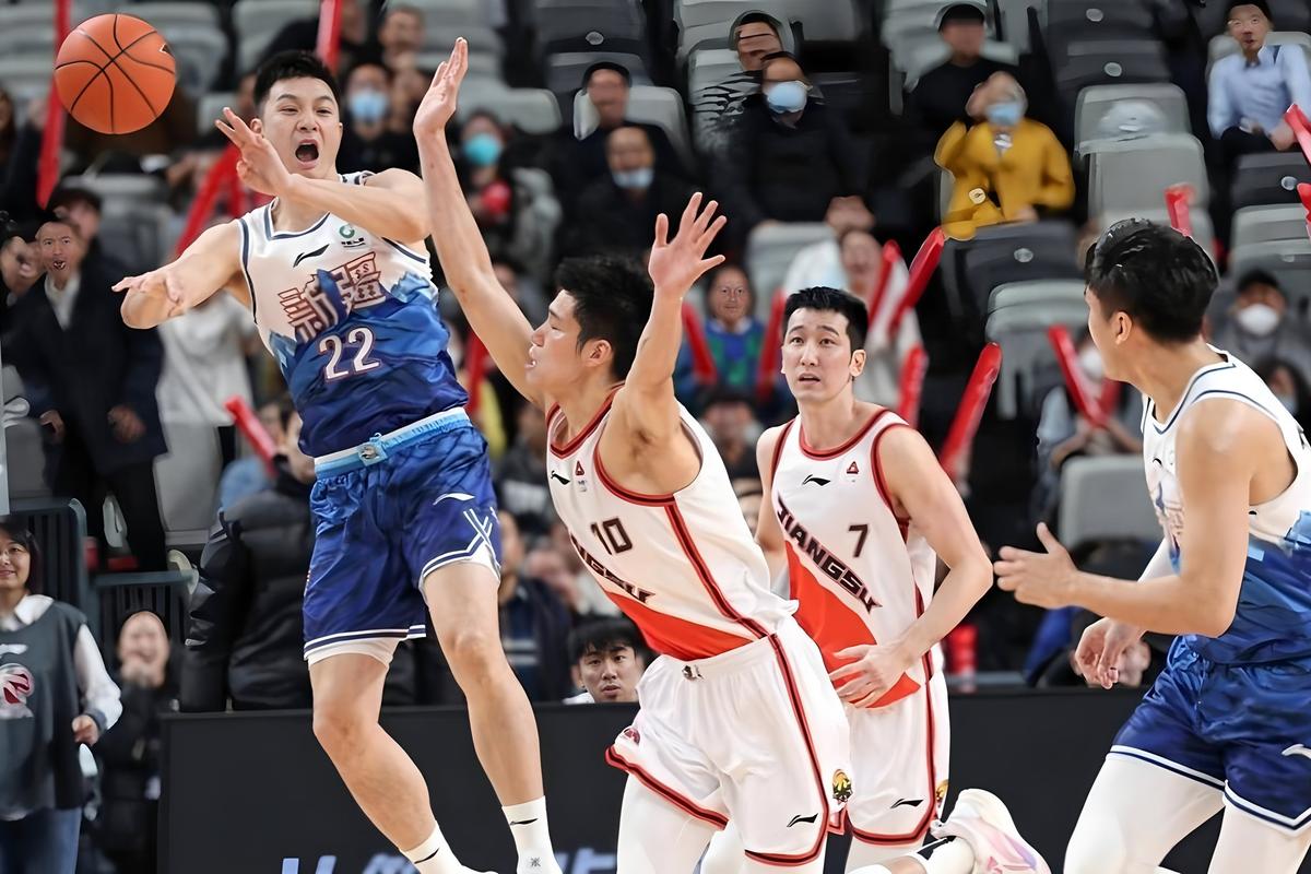 乱CBA一夜4队已进季后赛广东队跌第61队10连胜山东队重返前4